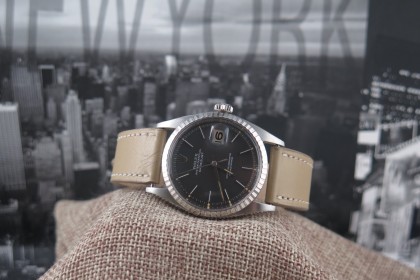 Vintage Rolex Datejust 1603 with WG bezel and stunning grey dial