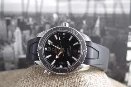 Modern Omega PLANET OCEAN 600 M OMEGA CO-AXIAL 42 MM on Rubber