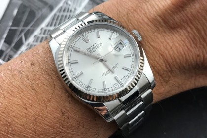 Modern Rolex Datejust 116234 - 36mm - Silver baton dial- MINT