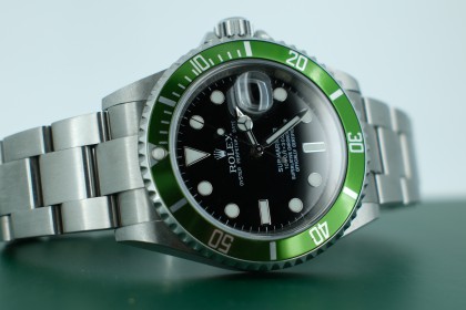 Modern Rolex 16610 LV Submariner 
