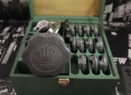 																															Rolex Eazy Opener case back set eazy															