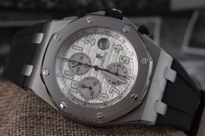 Modern Audemars Piguet Royal Oak Offshore 26020ST