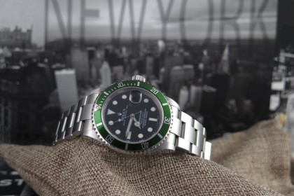 Modern Rolex Submariner  16610LV