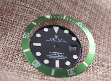 																															Maxi dial & Green insert for 16610LV submariner 															