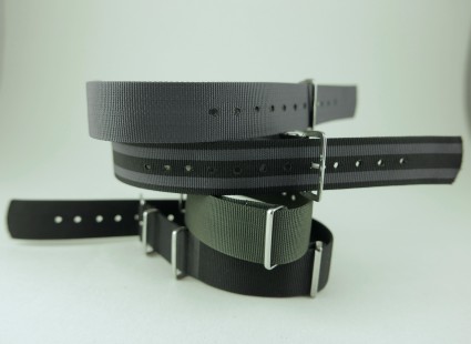 																															Genuine Phoenix BOND NATO Strap 20mm bond20															