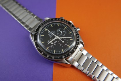 Vintage Omega 145.022 Speedmaster Moonwatch with Extract of Archives & Forstner flat link bracelet