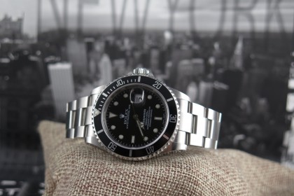 Modern Rolex 16610 Submariner Date - P 2000 - Full Set