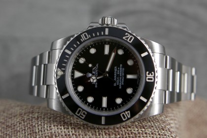 Modern Rolex 114060 Non Date Submariner -FULL SET - Mint